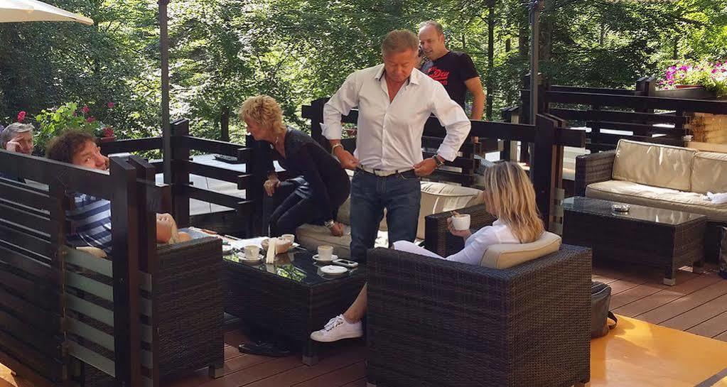 Pensiunea Casa Teo Sinaia Exteriör bild